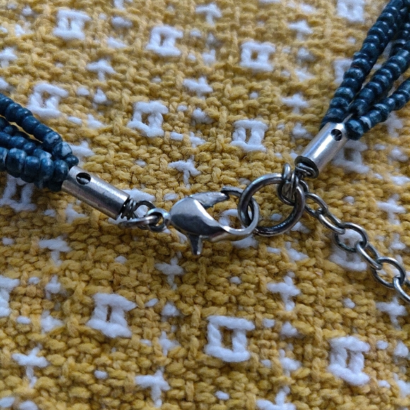 Multi-strand seed bead and silver beads. - Picture 4 of 6